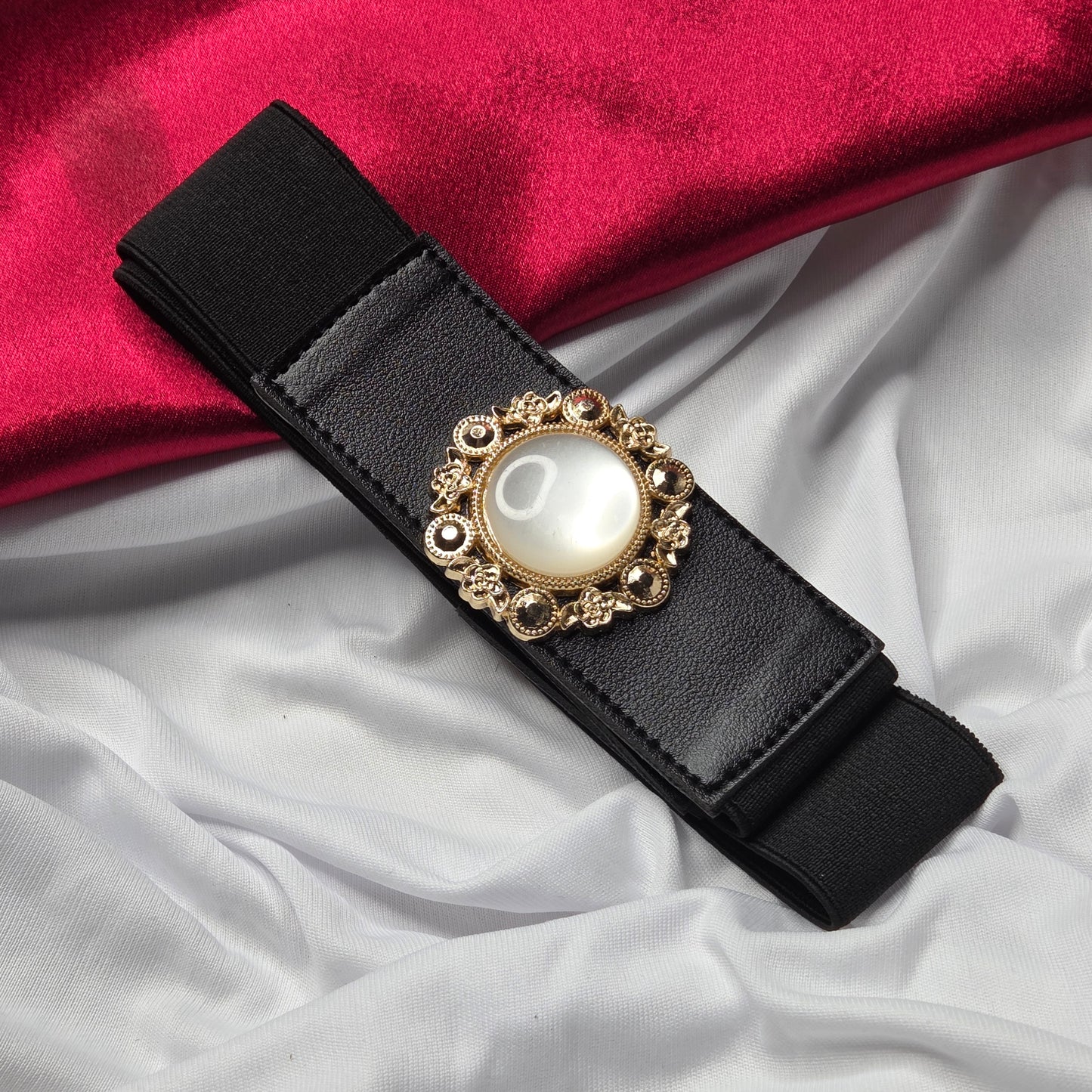 Black Elastic Waist Belt with Pearl & Gold Floral Buckle – Elegant Gift Accessory